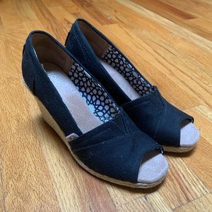 Toms | Wedge | Peep Toe | Black | 6.5